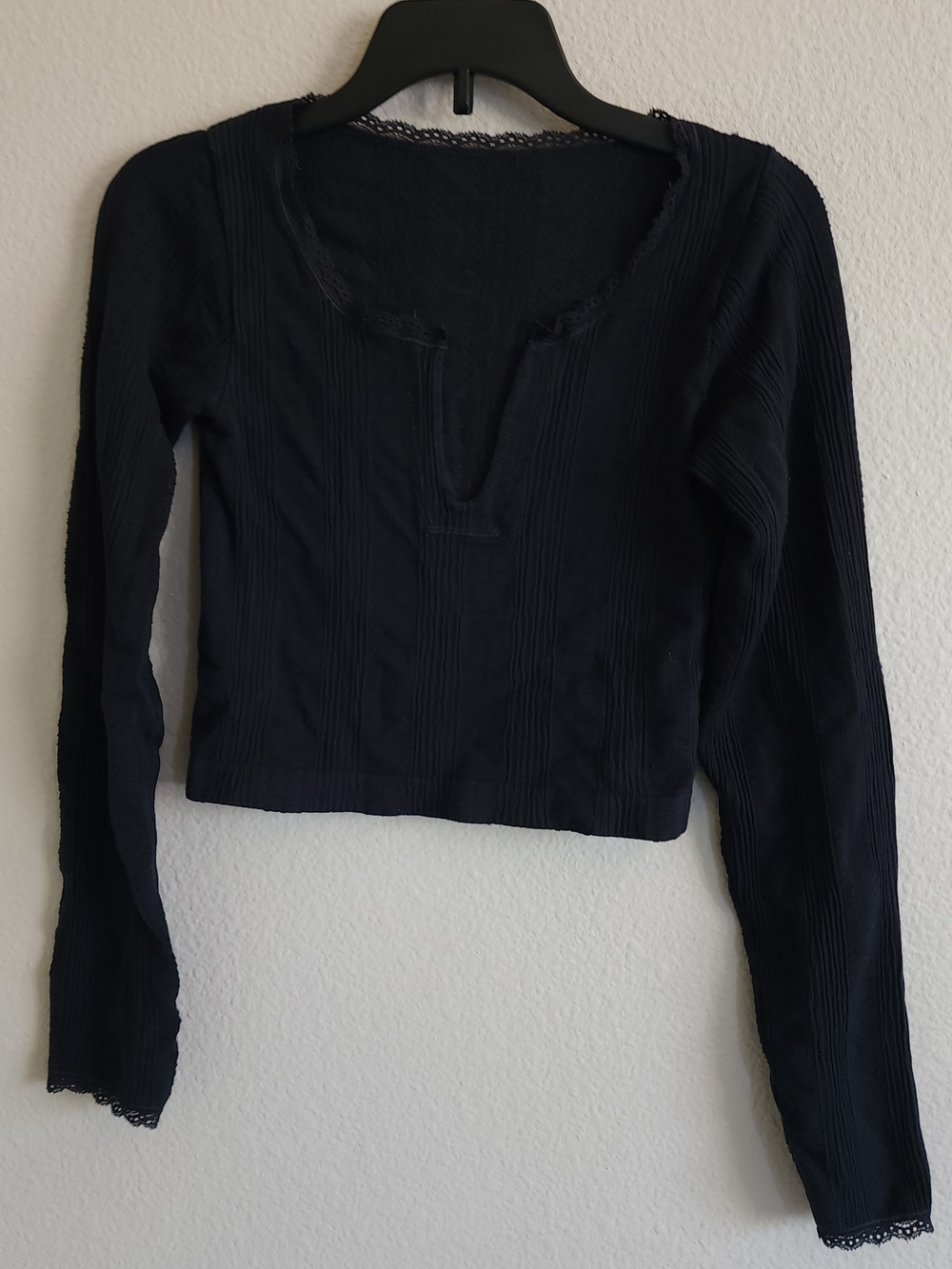 Urban Outfitters Out From Under Lace Trim Notch Neck Ribbed Crop Top Black M/L